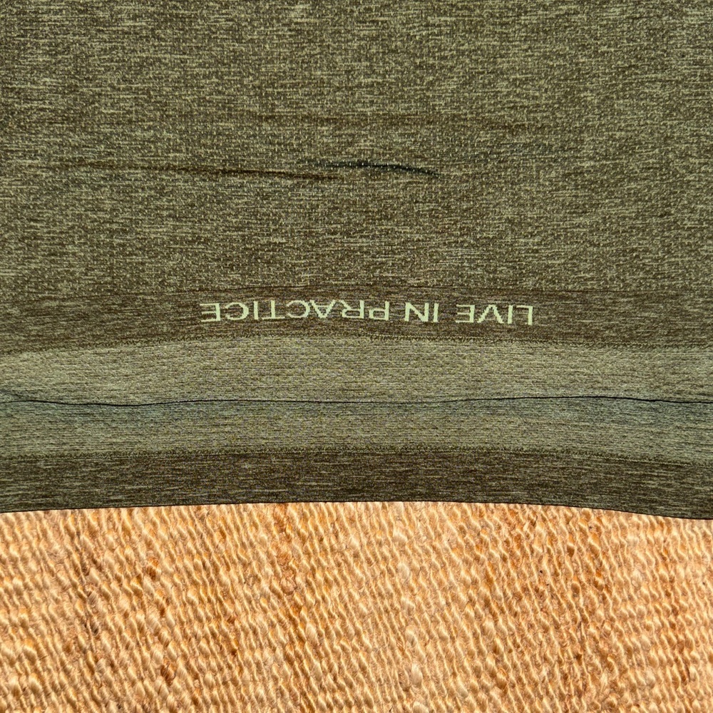 lululemon athletica Dark Green Short Sleeve Tee - Picture 4 of 4